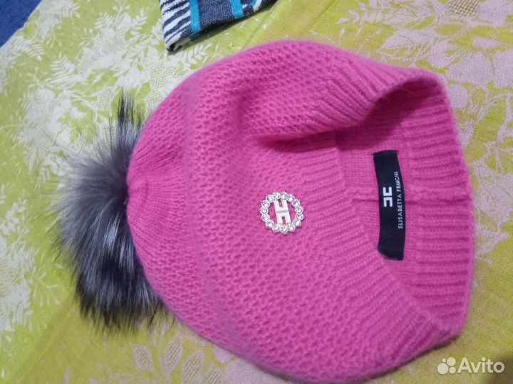 Шапки новые.Розовая Италия 500,Плейбой