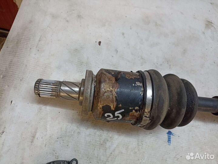 Передний правый привод nissan primera p10 ga16de