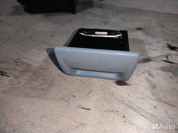 Пепельница форд лазер