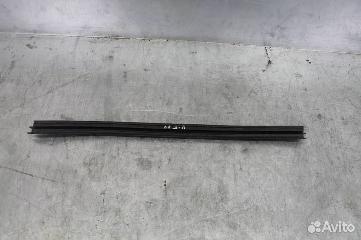 Уплотнитель стекла двери задней правой Audi A6(C7)