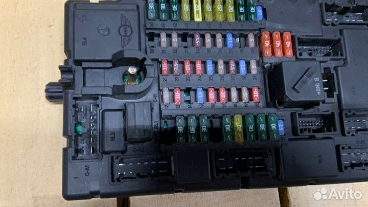 Блок предохранителей салонный Mini Cooper S