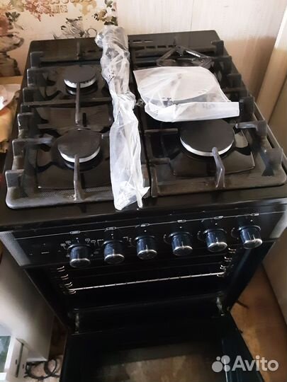 Продаю газовую плиту Гефест