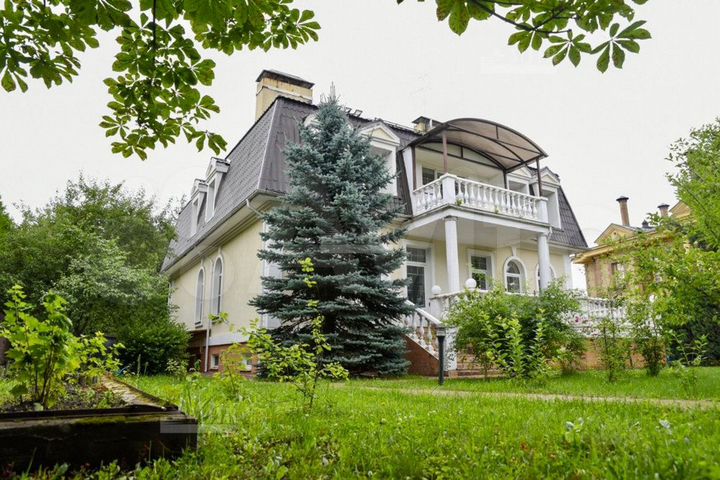 Дом 530 м² на участке 15 сот.