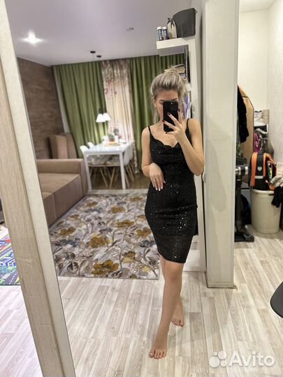 Вечернее платье на бретельках 42