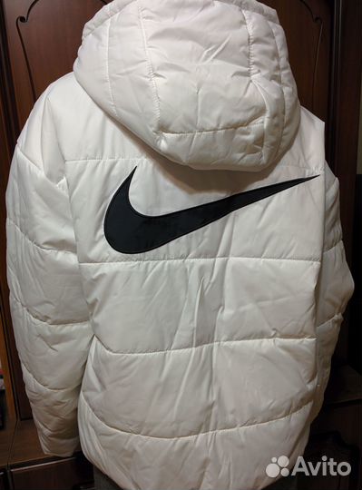 Куртка жен. утепл. Nike новая разм.XS оригинал