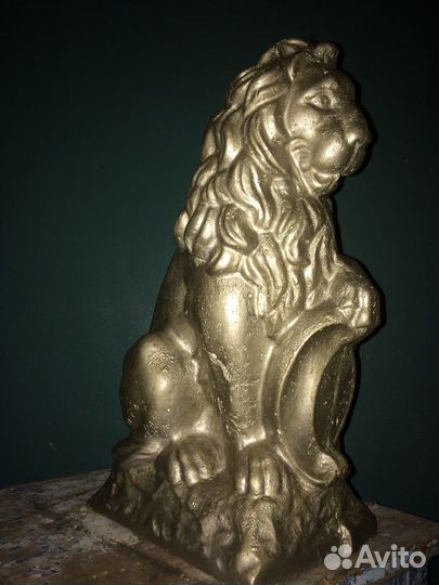 Сторожевой лев. Уличные вазоны