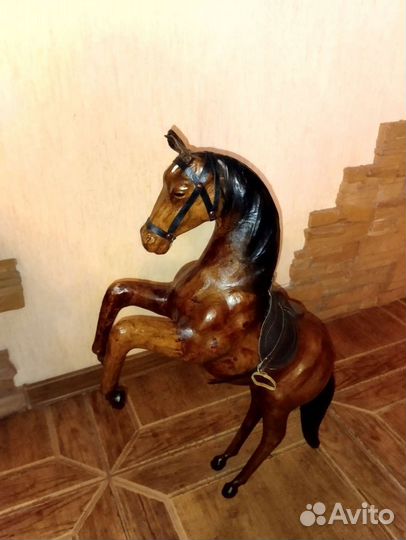 Статуэтка лошадь из папье-маше для интерьера