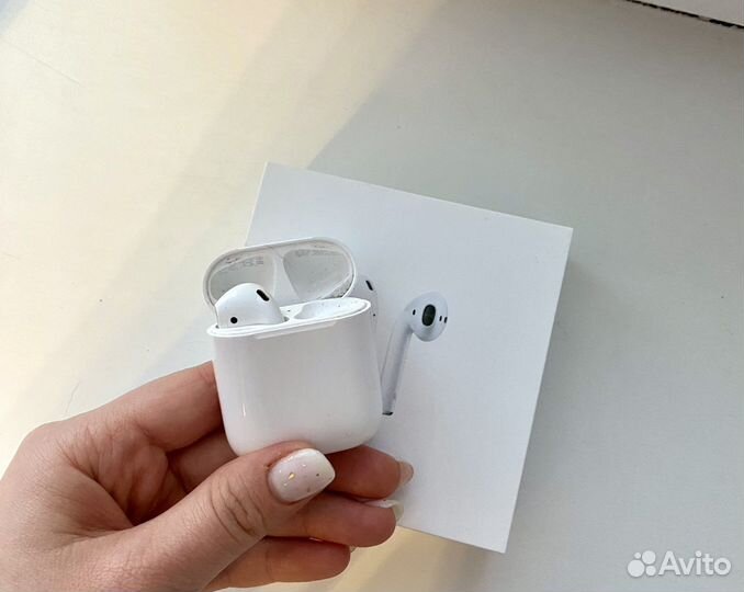 Airpods 1 наушник левый и кейс оригинал
