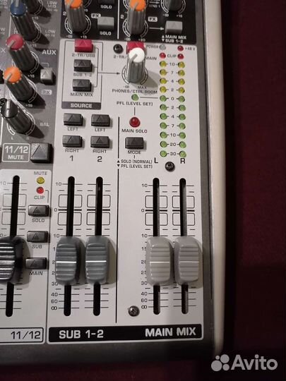 Микшерный пульт Behringer Xenyx X1622USB