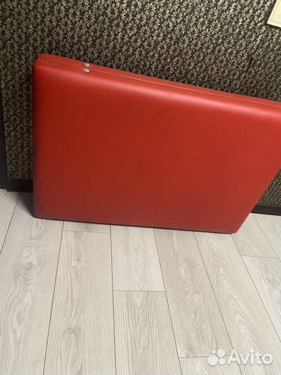 Массажная кушетка