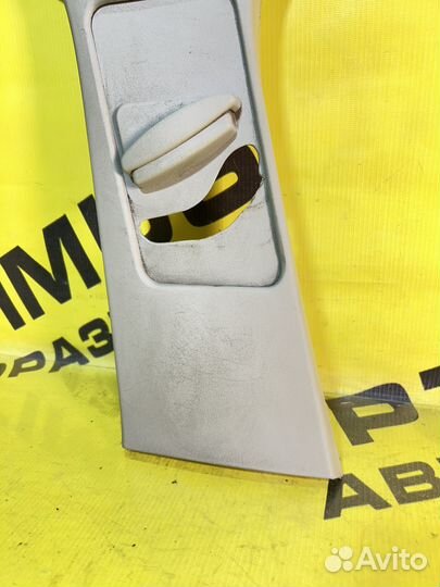 Обшивка средней стойки левая верх Ford Focus 2