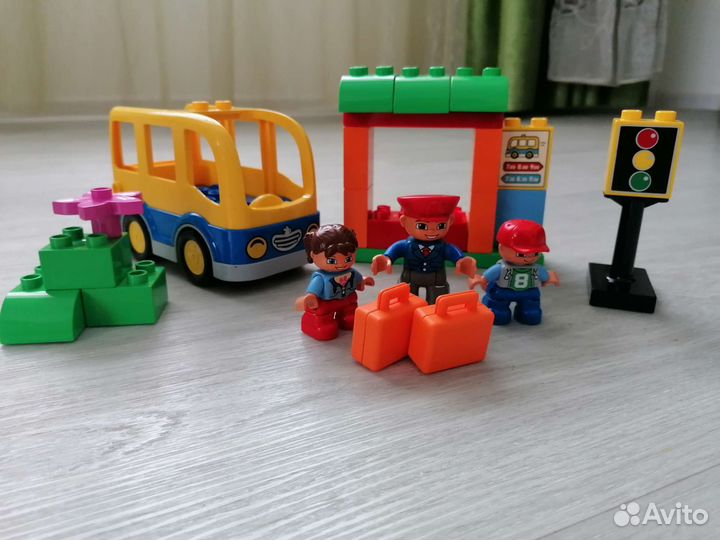 Набор Lego duplo 10528 школьный автобус