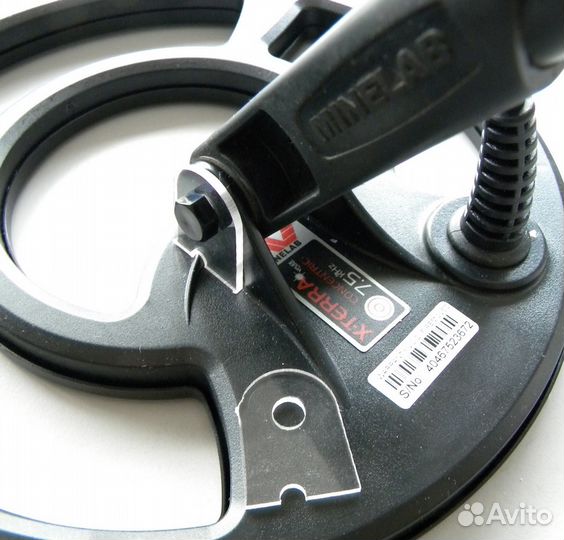 Болты, гайки и накладки катушек металлоискателей