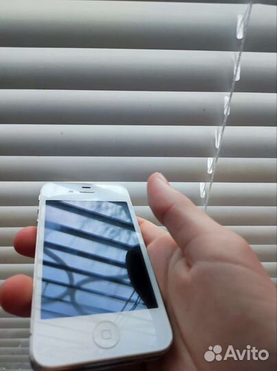 Телефон iPhone 4