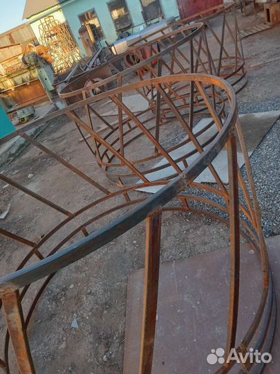 Кормушка под рулоны