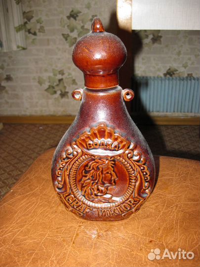 Бутылка керамическая от водки Граф Виктор