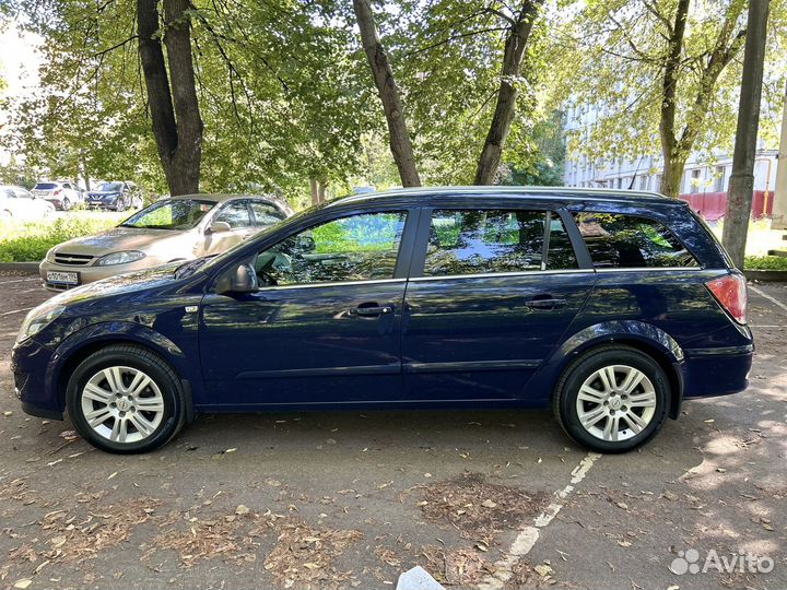 Opel Astra 1.8 AT, 2011, 178 000 км