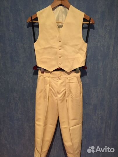 Костюм-тройка