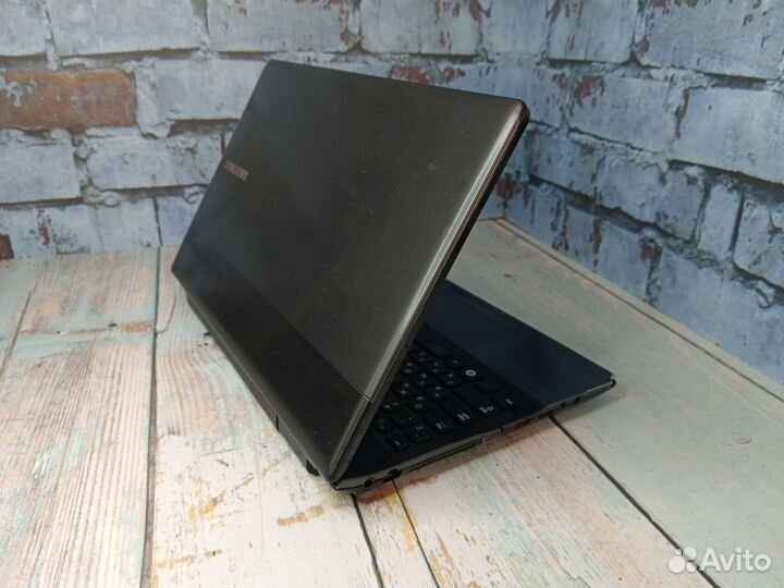 Отличный ноутбук Samsung core i5/4ядра/6Gb/intelHD