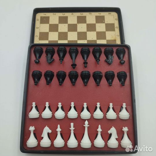 Дорожные магнитные шахматы. СССР