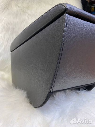 Подлокотник Skoda Octavia А7