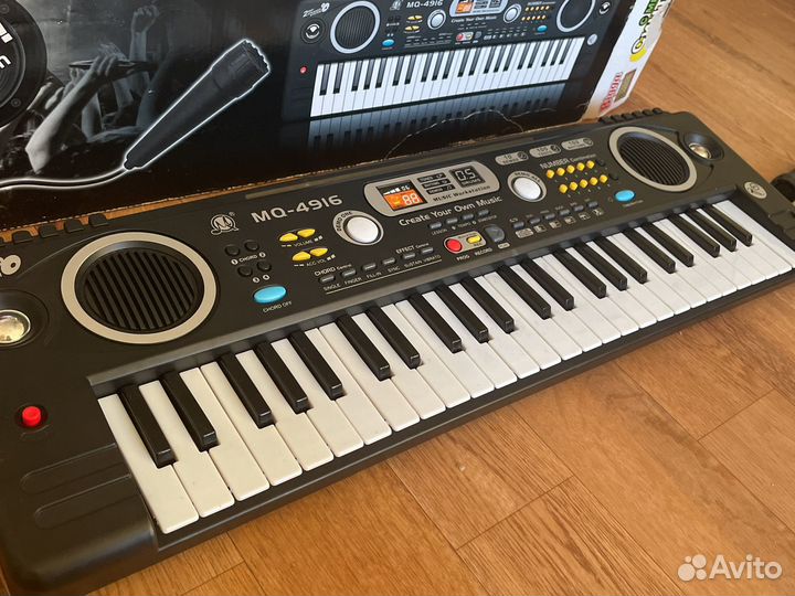 Синтезатор с микрофоном