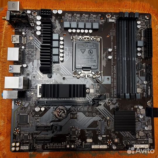 Материнская плата