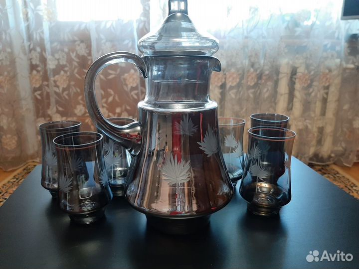 Кувшин со стаканами. Набор для напитков