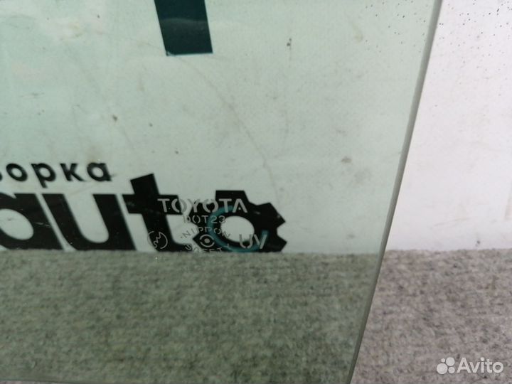 Стекло задней левой двери 68114-33150 Toyota Camry