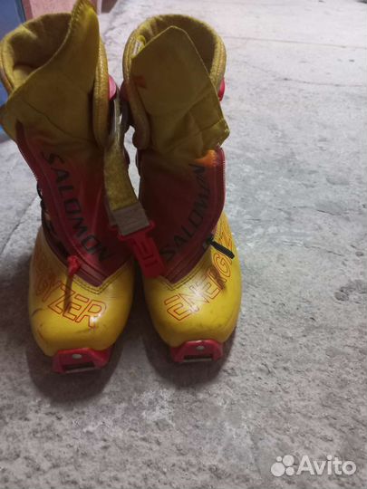 Лыжные ботинки