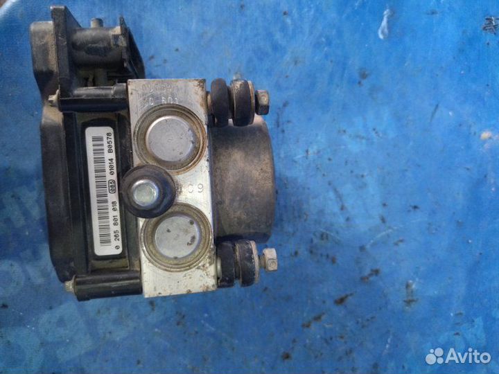 Блок abs Renault Logan 1 седан K4MA490 2012