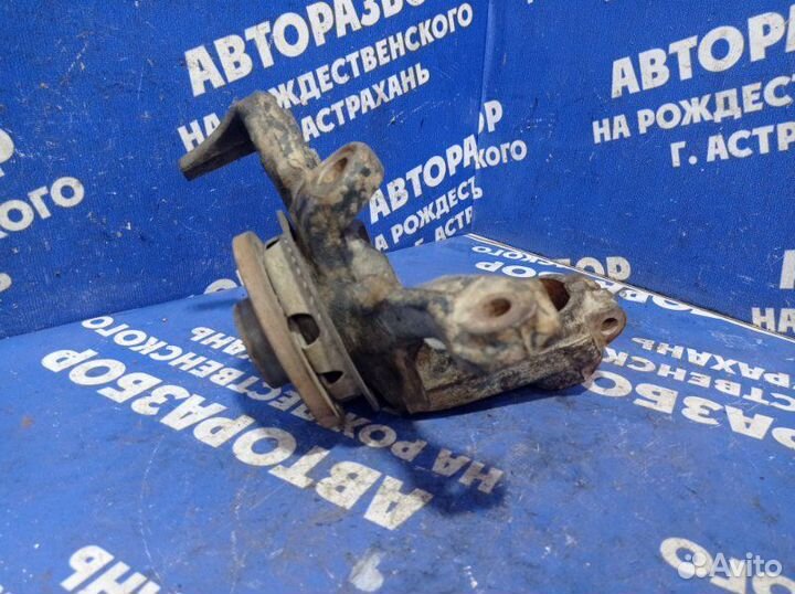 Передний правый поворотный кулак Skoda Octavia A4