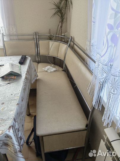 Кухонный стол