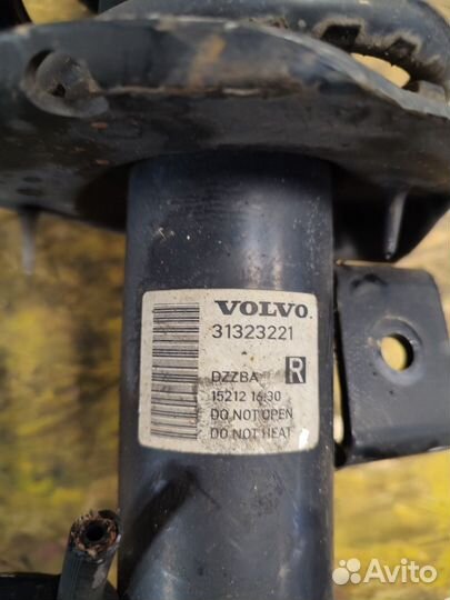 Стойка амортизатор передний Volvo S60 V60 в сборе