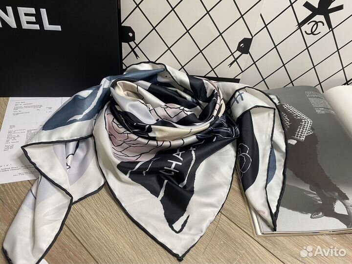 Платок Chanel женский