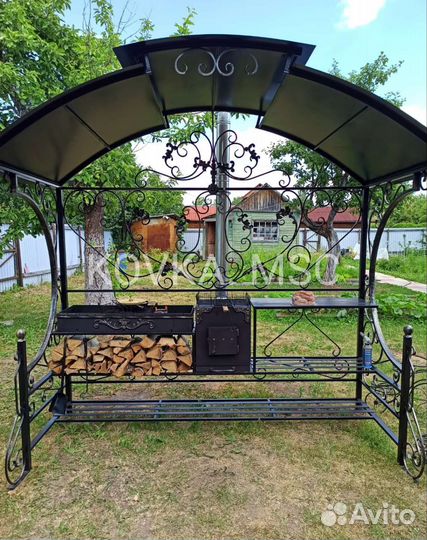 Мангал с крышей