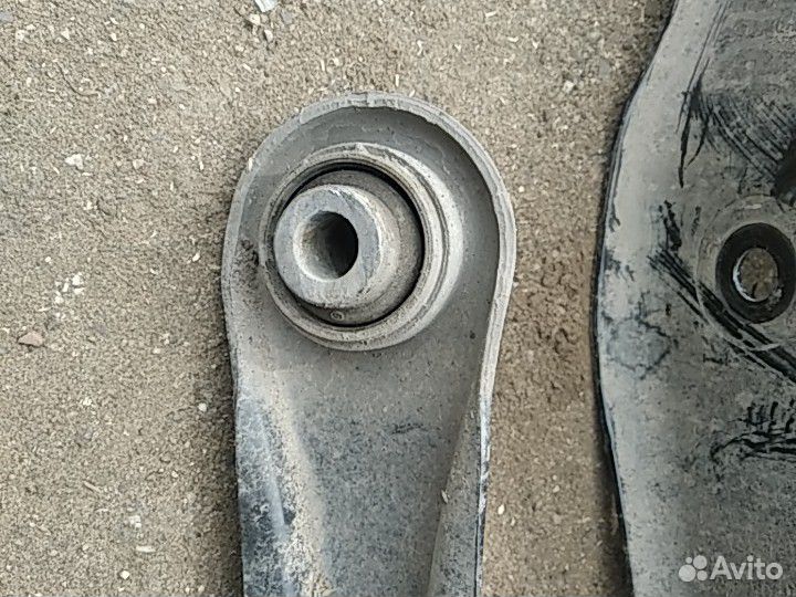 Поперечные рычаги Mitsubishi Outlander 3 2019 г