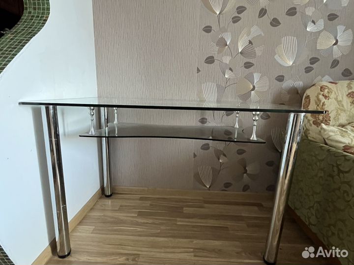 Кухонный стол