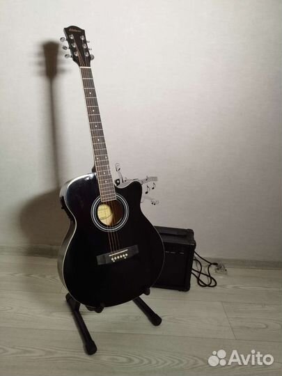 Электроакустическая гитара с комплектом 3 в 1