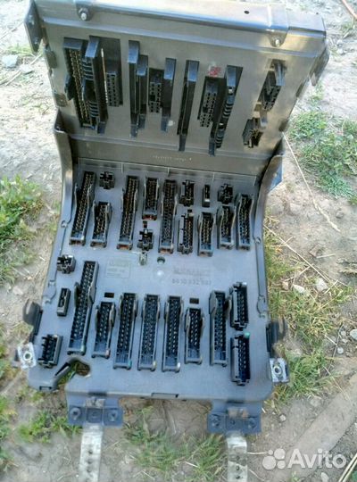 Блок предохранителей рено премиум 1996 г.в