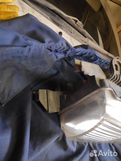 Фара NIssan sunny передняя