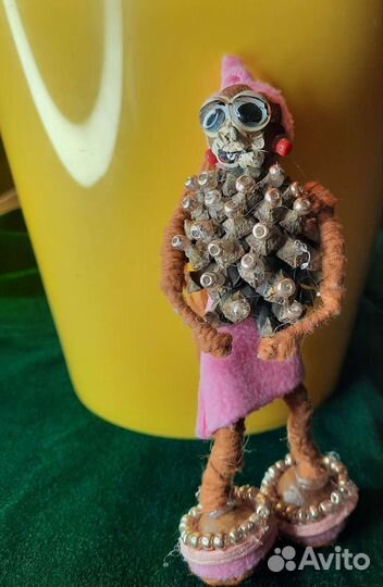 Дуся еловая шишка интерьерная кукла