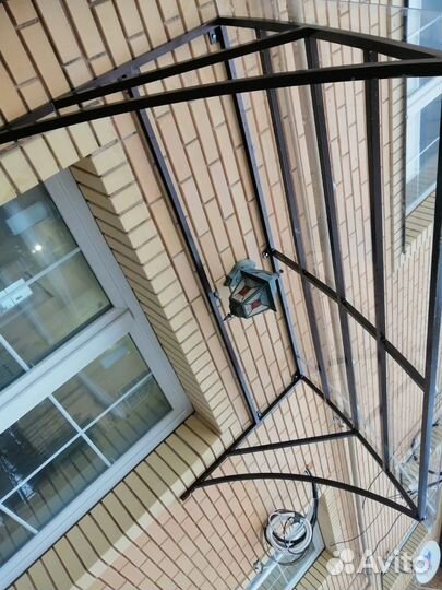 Козырек с поликарбонатом