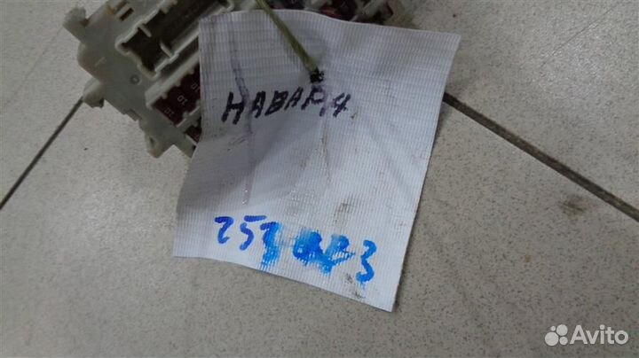 Блок предохранителей салонный Nissan Navara D40 2