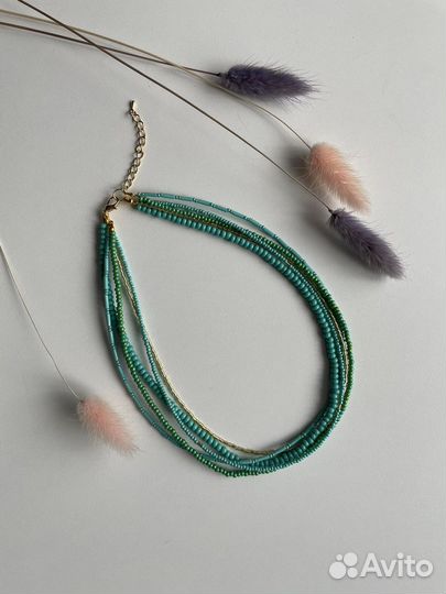 Украшение на шею из бисера