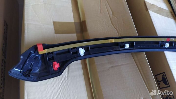 Молдинг капота Toyota hilux viii рейсталинг 2022