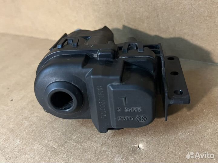 Моторчик левый зеркала Toyota Camry 70