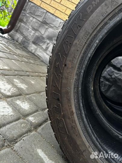 Bridgestone Blizzak DM-V1 235/60 R18 107R