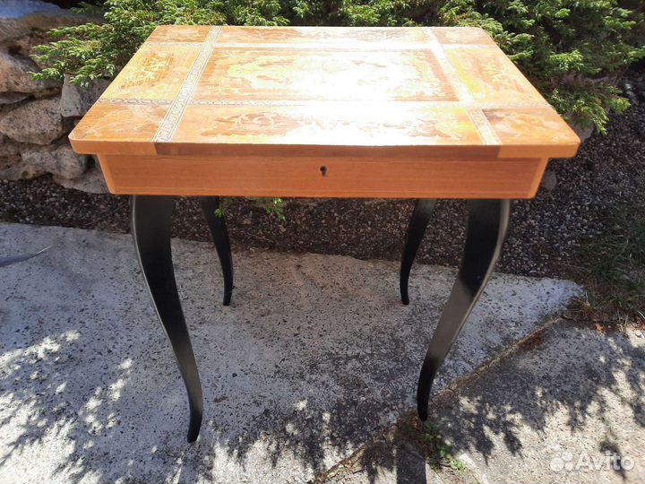 Антикварный музыкальный столик Голландия