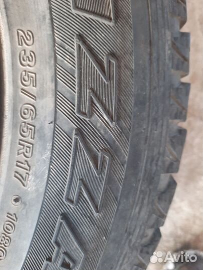 Bridgestone Blizzak LM-001 235/65 R17 108Q